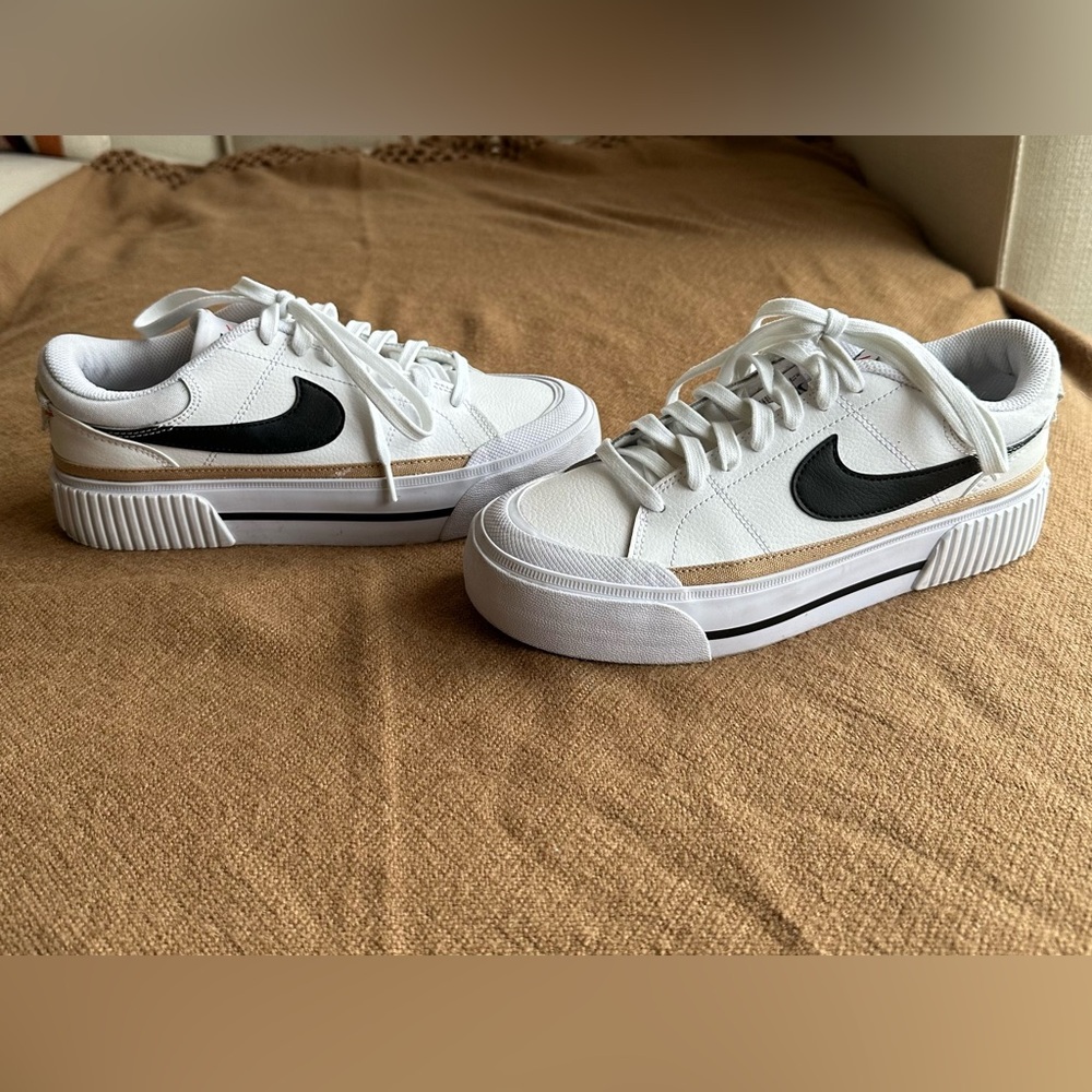 Nike Court Legacy Lift - Size 7.5